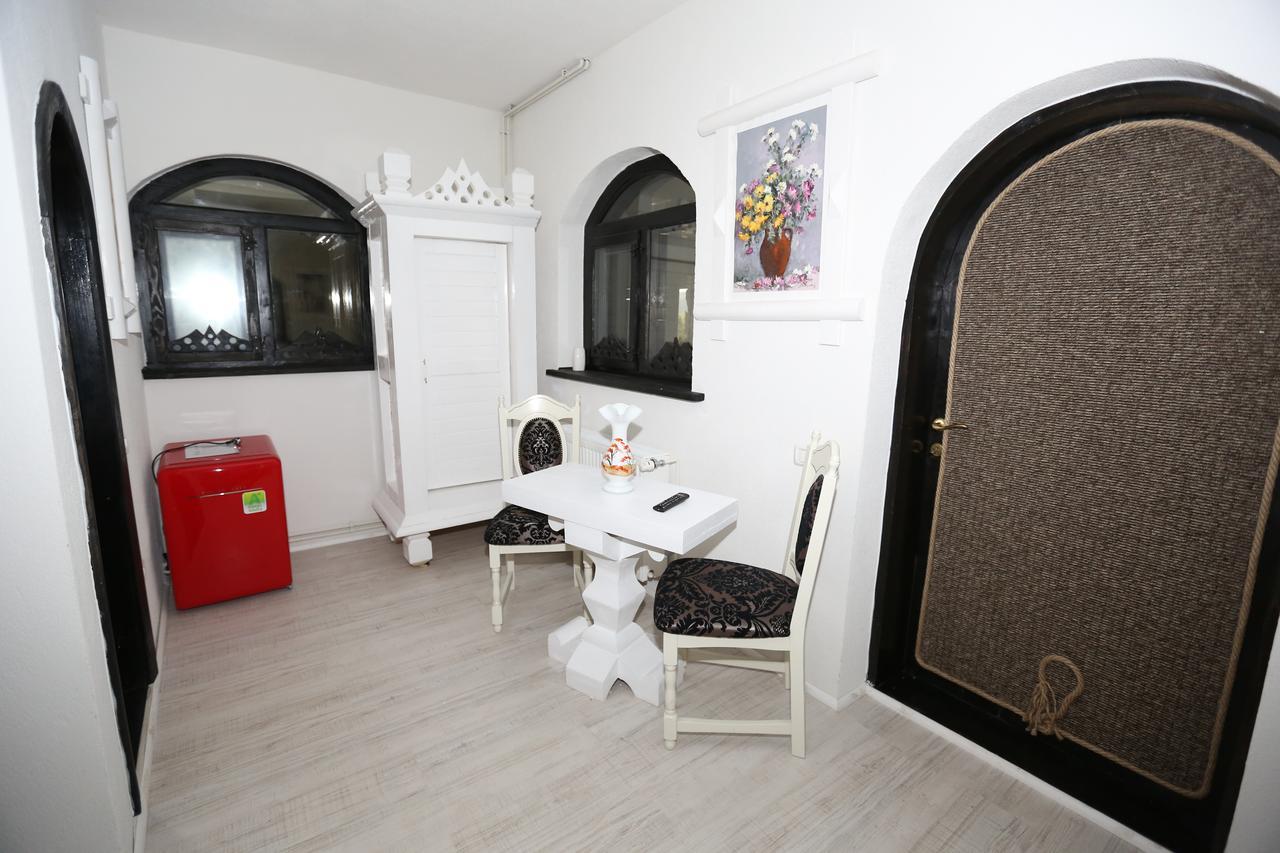 Hotel Complex Lions Bucovina à Voroneț Extérieur photo