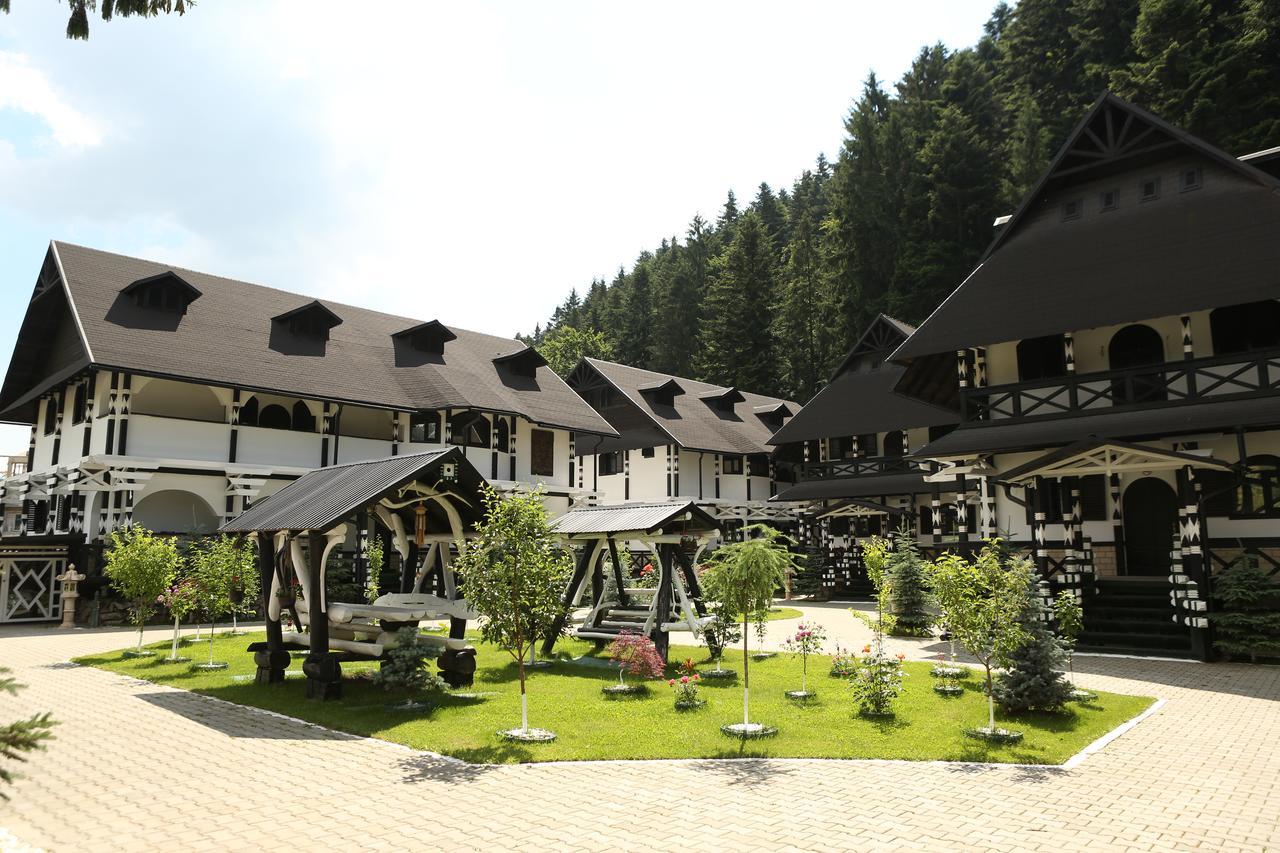 Hotel Complex Lions Bucovina à Voroneț Extérieur photo