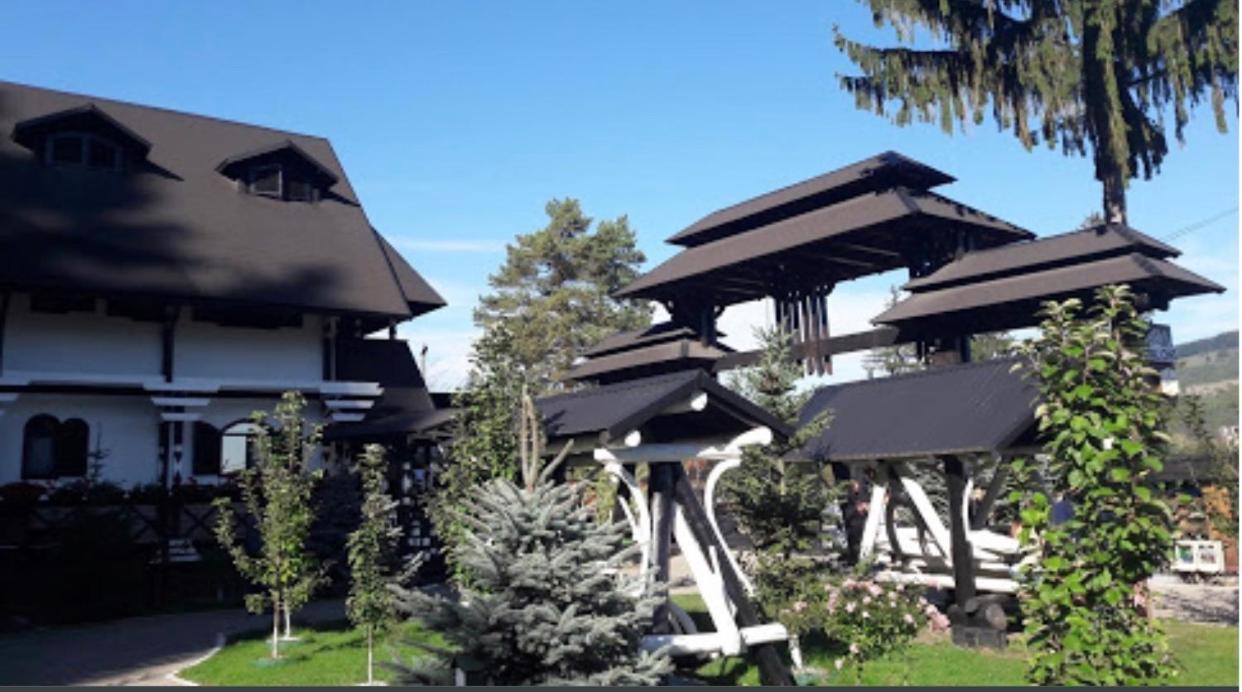 Hotel Complex Lions Bucovina à Voroneț Extérieur photo